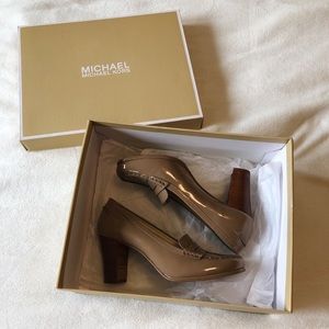 Micheal Kors beige heels